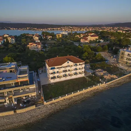 Vendégház By The Sea