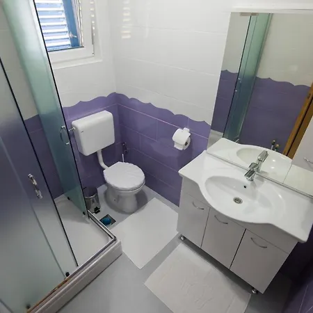 Guest house By The Sea Sukosan